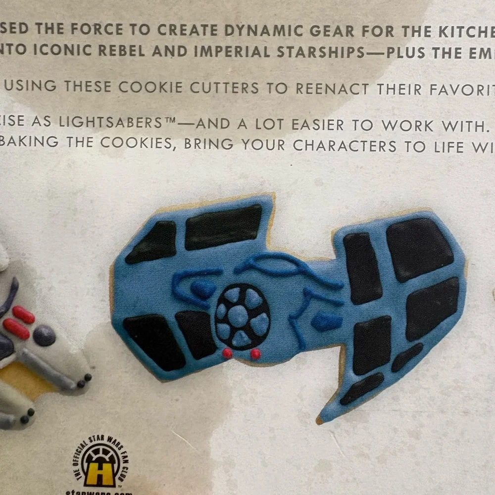 Williams Sonoma Star Wars cookie cutters 4pcs